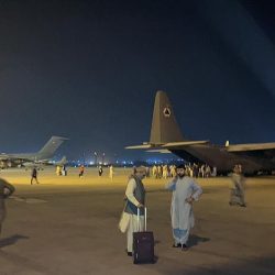 أشلاء بشرية في تجويف عجلات طائرة عسكرية أقلعت من كابول