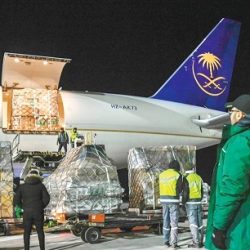 طائرة مساعدات سعودية تهبط في مطار حلب الدولي