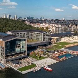 شركة «تبوك للاستثمار والسياحة» تشارك في «سوق السفر العربي 2025