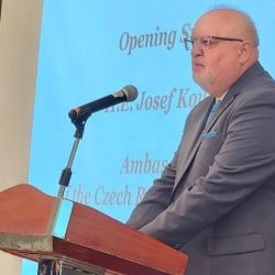 منتجع ريكسوس بريميوم جزيرة السعديات يدعو الضيوف للاحتفال بموسم الأعياد وسط أجواء مميّزة