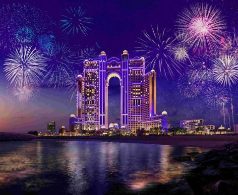 ريكسوس مارينا أبوظبي يضيء موسم الأعياد بتجارب ترفيهية لجميع أفراد العائلة